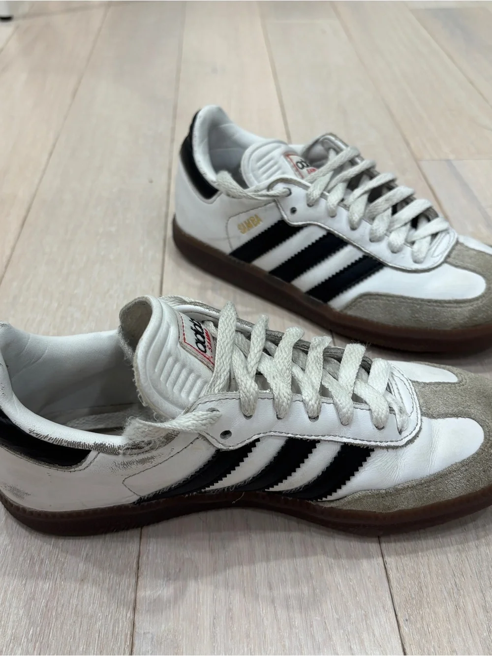Adidas Samba shoes, classic white, size (2.5 US little kids) USED